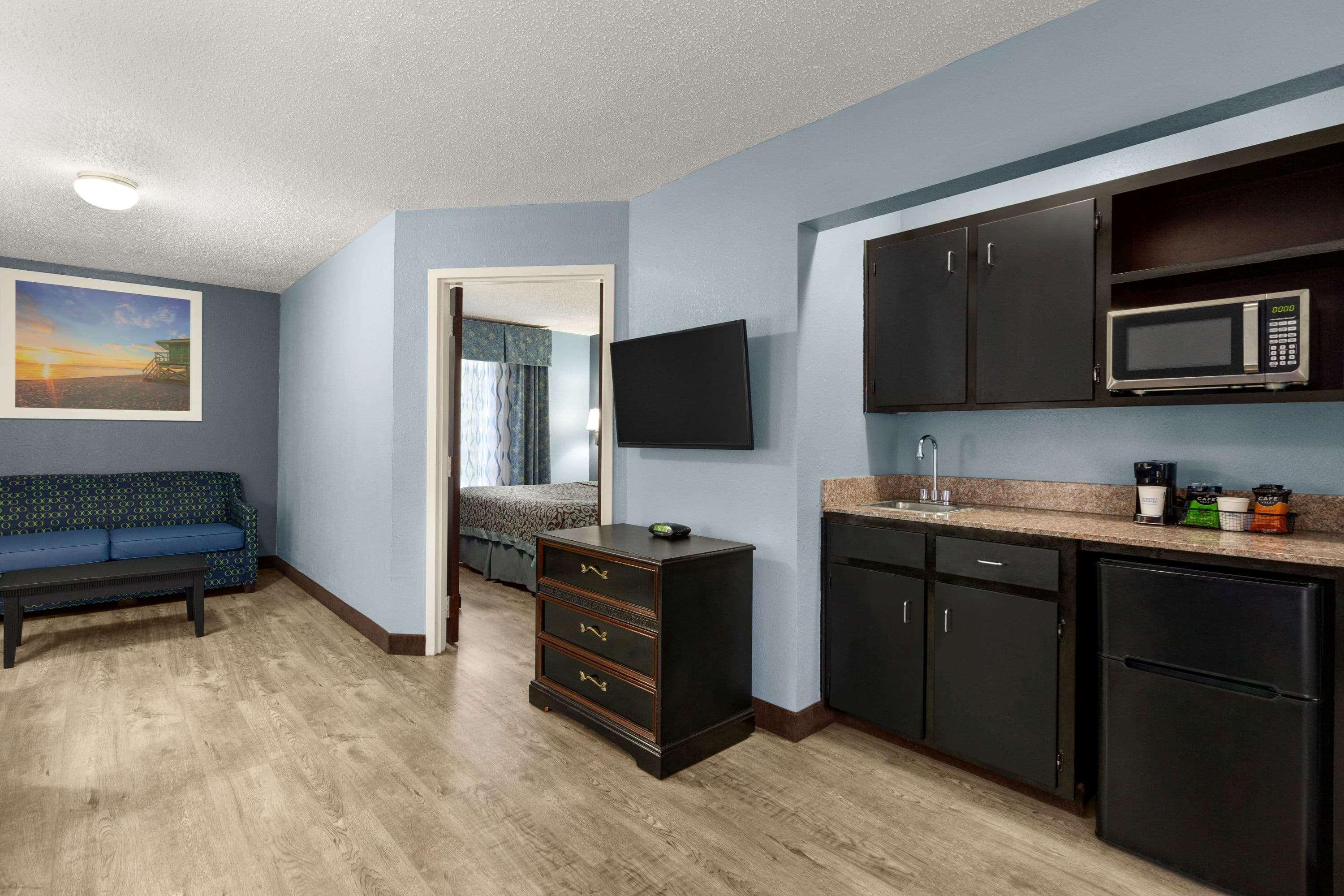 Days Inn By Wyndham Weldon Roanoke Rapids Exterior photo